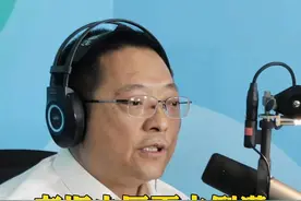 今天的#2023夏令热线 #区长访谈 中，普陀区曹杨八村第一中心小区有居民反映，因道路和居民楼在不同程度上出现地势的落差，导致强降水天气出现积水的情况。据区建管委和区市政水务管理中心反馈，南石一路和南石四路列入2023年上海市为民办实事的项目，整个工期预计在年底全部完成，排水提升到五年一遇的标准。视频封面