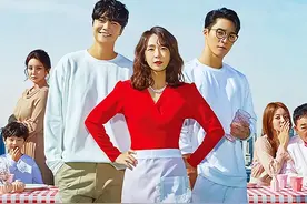 妻子去给读大学的丈夫送饭，丈夫却对同学谎称是他姐姐。视频封面