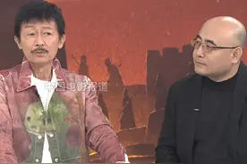 #飞鹰计划的制作成本可以比肩好莱坞动作片 #飞鹰计划 执行导演陈勋奇说#成龙 每部电影上映都会有一个热潮，并透露当年《飞鹰计划》的制作成本是非常高的，可以比肩好莱坞动作电影视频封面
