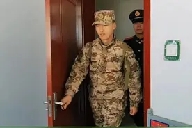 新兵下连后，为什么所有的活都让新兵干？ #参军入伍 #新兵 #老兵 #当兵 #军营生活视频封面