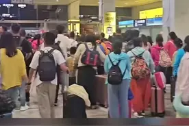 #青海 #旅游 #晚上11时的西宁火车站人山人海#避暑大军已抵达青海  这么凉 那么美 盛夏到青海 #避暑胜地