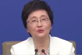 人力资源和社会保障部部长王晓萍：让更多劳动者通过提升技能照亮美好前程（工人日报） #2025全国两会  #技能培训助力劳动者提技增收视频封面