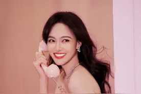 女星为何非必要不和唐嫣同框？一张高清合照曝光，才知罗晋赢得有多彻底#唐嫣 #罗晋 #刘亦菲 #钟楚曦 #2025靠什么过年视频封面