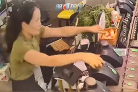 3月28日，云南瑞丽，缅甸7.9级地震波及云南瑞丽，有翡翠摊主在地震瞬间拿起3件最贵的就跑：整个摊上的货价值1000多万，拿走的3件，1件价值200万、1件80多万、1件20多万。（来源：九派新闻）#缅甸地震  #云南瑞丽  #翡翠  #翡翠摊主 @抖音短视频 @DOU+小助手视频封面