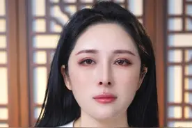 鸡蛋价格又双叒叕降了！菜篮子压力小了，但养殖户有点愁 #鸡蛋价格下跌 #鸡蛋 #菜篮子 #小月说 #抖音热评视频封面