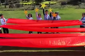 南京市鼓楼实验小学举办“童心系国防 共筑强军梦”主题晨会视频封面