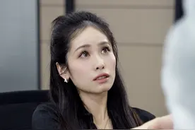 新来的实习生男大居然是……#职场 #剧情视频封面