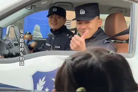 小朋友们，请记住 遇到困难和危险记得拨打110！（来源：襄阳公安）