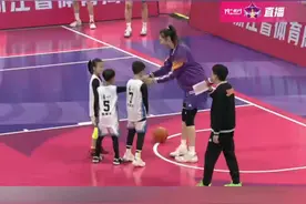 赞！太厉害了！青川三人篮球小将点燃WCBA全明星赛场视频封面