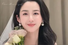 坦然接受40岁，但不代表对自我管理的松懈。#美出高级感 #女性力量 #海蓝之谜浓修膏 #海蓝之谜视频封面
