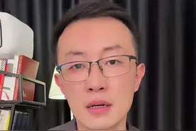 为众人破窗的小伙 更懂规则 众人缄默的3小时，群体失去了灵活#砸窗通风 #k1373次列车