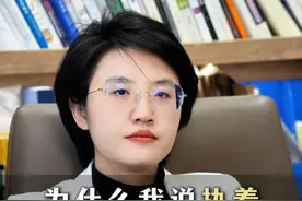 为什么我说执着一定是刑事律师最重要的品质？ 从执业到现在，已经十几年了，你要说我总共办了多少件案子，真的有些数都数不过来了，但是我从来不会去给一个案子设限，比如说这个案子就是没有希望，不可能拿到好的结果，有时候我们的坚持和执着，其实就能改变案件的结果，有时候看起来一点点微不足道的力量，汇聚在一起，就能改变河流的走向。

我知道家属和当事人在这个过程中是非常焦虑和不安的，所以我愿意站在众人身前，去对抗、去执着、去据理力争一个好的结果。

因为如果一个案子，律师都不往前冲，都觉得说算了吧，那当事人该有多绝望？#西安刑事律师张倩妮 #刑事辩护 #刑事律师 #交通肇事罪 #办案感悟视频封面