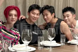 鹿晗李晨邓超陈赫聚餐合影！鹿晗北京演唱会，李晨现身观众席，邓超陈赫作为嘉宾在演唱会台上玩嗨了。