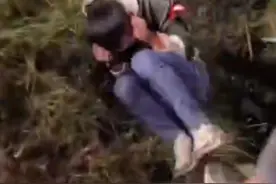 #江西反诈民警揭秘柬埔寨电诈真相  员工逃跑被抓会被游街式殴打，同一园区有多少公司就要被打多少遍。#孤注一掷  #柬埔寨  #解救  （来源：新法治报 甄骋 全媒体记者曹映兰）视频封面