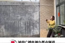 夫妻俩院子里自制伸缩雨棚，“院子干净，打球也方便”#院子 #河南dou知道 视频来源@高妹儿小聪视频封面