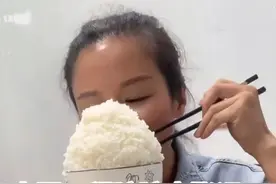 中国工程院院士张运：一定的饥饿感能让身体启动长寿基因。 （编辑：甘乐；责编：曾凝霜；素材来源：环球高人访）#中国工程院院士 #长寿 #基因 #科普 #健康视频封面