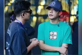 律师解读曾毅佩戴不雅手表事件，公开戴不雅手表是否涉传播淫秽物品视频封面