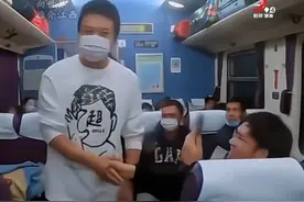 江西籍演员#邓超  火车上遇到#江西 人，热情聊天毫无明星架子#向世界推介江西视频封面