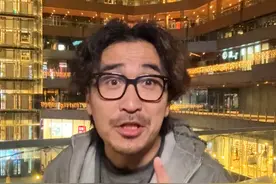 同学们家长们！工作无贵贱！只要靠自己勤奋努力得来的，都是好工作！#脆皮大学生 #出国 #留学 #干货分享 #就业指南 @暴叔讲升学规划 @暴叔讲家庭教育 @站在暴叔背后的男人 @暴叔讲教育规划 @暴叔讲生涯规划视频封面