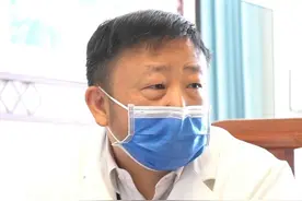 通常情况下，痘痘反复长可能是正常的生理现象，也可能是使用不适当的日化用品、精神压力大、饮食不当、细菌感染等导致的，建议及时就医，查明原因后进行应对和治疗。
#长痘 #脾胃虚弱 #失眠 #上火 #肝郁视频封面