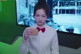 【完蛋我被美女包围：前传】第二章：猝不及防的新生活视频封面