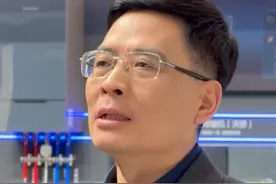 3月21日，山东青岛，海尔老总周云杰：不仅我开号了，我们海尔很多高管都起号了，都走到台前更好的服务大家，给大家更好的互动，更有效的沟通视频封面