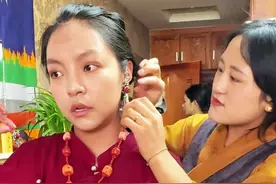 前几天大哥分享了男式藏袍的穿法，今天看看女式怎么穿吧 #藏服 #民族服饰  #藏族姑娘 #那曲拉姆 #少数民族视频封面