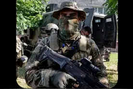 雇佣兵来到中国才知道，什么叫做年轻的士兵渴望着建立功勋 视频封面