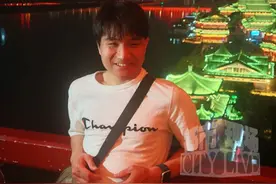 视障“苏伢子”南昌就诊 获全网爱心护航⑬苏伢子登上滕王阁俯瞰南昌夜景，望着一江两岸眼中闪着光#苏伢子  #失散23年回家后男子获全网爱心接力  #江西dou知道视频封面