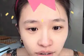 小黄终于回归了，在直播时介绍了最近的状况 #红绿灯的黄 #红绿灯的黄直播名场面 #回归 #日常 #越来越好的自己视频封面