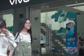 寓意“Victory”（胜利）的vivo手机，是高考季里特别的礼物#2025高考   #vivo #vivo高考好运机视频封面