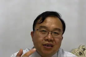 国足应亮剑 中国足球缺少亮剑精神，昨天0-7输日本，90分钟只有一脚射门。面对强队，注重防守没有错，但是不能只有防守没有反击，阵型回收之后，没有上抢。狭路相逢勇者胜，越是踢强队，越要有反击进攻的意识，越要有放手一搏的勇气。就像是天命人对抗天命，最终重拾六根，凭的是拼搏的精神。
黑云蔽日天色暗，
有守无攻心不甘。
狭路相逢勇者胜，
亮剑当使敌胆寒！
世预赛希望渺茫，但希望国足的明天是光明！
#国足世预赛 #亮剑 #黑神话悟空 #上海交通大学医学院附属新华医院 #介入血管外科欧敬民视频封面