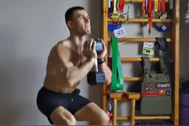 每天4分钟！8个腿部训练动作，在家就能练 #功能性训练 #体能训练视频封面