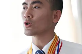 千里背着“疯妈妈”求学的刘秀祥，现在过得怎么样了 #励志故事 #寒门贵子 #刘秀祥 #高考