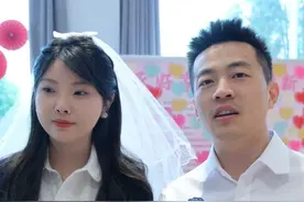 正式告别户口本，实现“领证自由”的时代来了！今天（5月10日）起，婚姻登记实现全国通办，新人郭春辉、段晓宁在接受记者采访时表示，新条例的实施进一步提高婚姻登记的便利性，也给像他们一样喜欢旅行结婚的人提供了更多的可能性。（记者：刘伟杰）视频封面