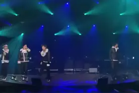 top被权志龙踢一脚名场面来了哈哈哈哈！#娱乐评论大赏视频封面