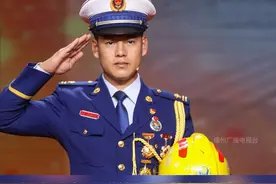 洋浦飞身挡刀的这位消防英雄，再获全国表彰 ！农国切家庭荣获“全国最美家庭”荣誉称号 #儋州 #洋浦 #火焰蓝 @抖音短视频 视频封面