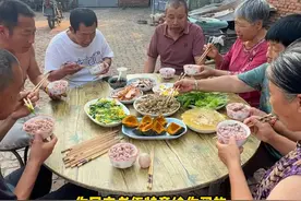 只有东北孩子才懂的这一口含金量 #东北农村生活 #乡村味道 高粱米水饭，你多久没吃过了？视频封面