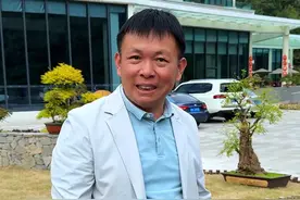 大山沟返乡创业离不开大家的支持与鼓励，乡村振兴你我并肩前行！ 在家乡农村的大山沟里建民宿，离不开附近乡村的乡亲们陪伴，也感谢城市里朋友们不远十里百里的支持，感谢朋友们的鼓励与祝福，有时候静下来感觉责任与压力很大，哪怕有小小的问题，我都会很自责，感谢大家一路以来的谅解，现在只是开始，未来的路还很长，勇敢的面对困难，未来可期，相信在大家的努力下乡村生活会更美好！#记录真实生活 #我的乡村生活 #新农人计划2024 #返乡创业新农人 #乡村守护人视频封面