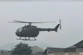 川渝首条载人红色旅游低空航线开通
从广安到重庆只需40分钟#重庆日报（新重庆客户端）视频封面
