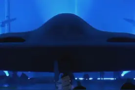 美军B-21称为“世界上第一款六代机”？专家：它能飞超音速吗？能做大机动动作吗？#看台海视频封面