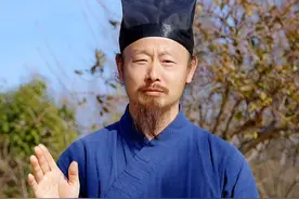 道门甩臂功需不需要配合呼吸？ 听陈师行师父专业解答。坚持每日一甩，甩出健康好心情。 #陈师行 #每日锻炼  #道家养生视频封面