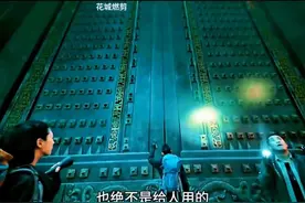 青铜门终于被打开，张起灵独自进入青铜门 青铜门终于被打开