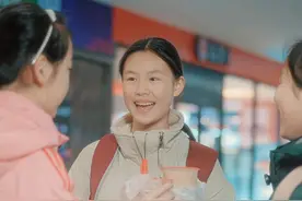 三个人的友谊会长久吗？ 你相信星座友谊吗？哪两个星座最搭？最适合做朋友呢？三个人的友谊到底会不会长久呢？不要把最好的闺蜜介绍给好朋友...#导演李娜 #星座 #第五人格 #友谊 #情感共鸣