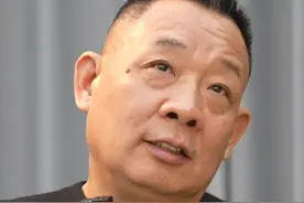 2月22日，河南许昌，记者问考没考虑过辉煌不再？于东来：那我就轻松了，但不可能，你把东西做好，企业怎么可能不好？#河南dou知道视频封面