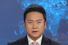 高考女生挑担回家感动全网，张雪峰暖心提醒专业选择#张雪峰 #女孩高考完独自挑行李回家 #2025高考  #2025高考结束视频封面