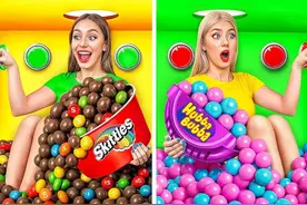 1000个神秘按钮挑战！女孩们要遭殃了 #搞笑外国人#外国人真会玩