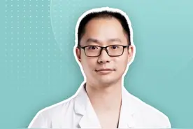 不到3岁的宝宝，不建议使用风油精！ 不到3岁的宝宝，不建议使用风油精！#医学科普  #抖出知识健康宝藏    #健康 #育儿经验