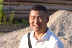 生活可能就是一座围墙，墙外的人想进来，墙里的人想出去，仰望别人的风光，倒不如，点亮自己的灯。#新农人计划2023农村生活 #创业视频封面
