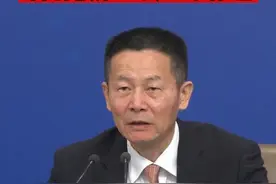 证监会主席吴清：稳妥实施科创板第五套上市标准（记者：李树超 曹雯璟）#聚焦两会 #科创板视频封面